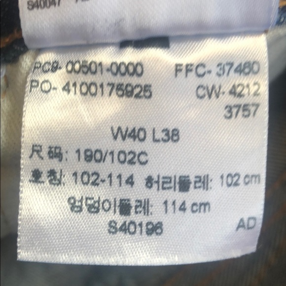 EUC Men’s Levi 501 40W x 38L - Picture 5 of 6